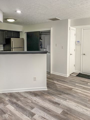 9467 Wimbledon Court, Indianapolis, IN 46250