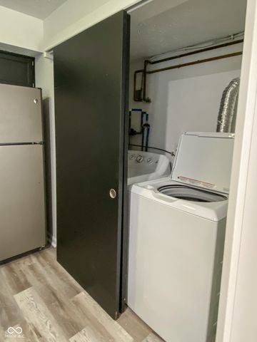 9467 Wimbledon Court, Indianapolis, IN 46250