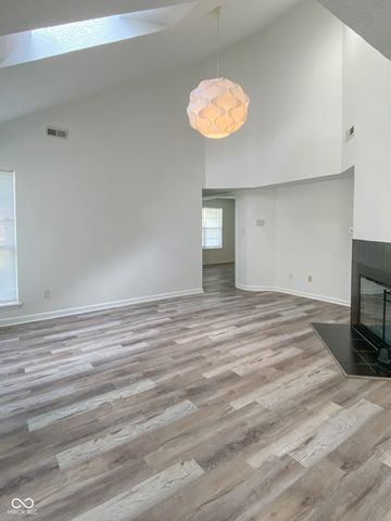 9467 Wimbledon Court, Indianapolis, IN 46250