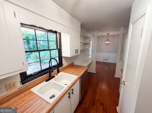 1271 Seven Springs Circle, Marietta, GA 30068