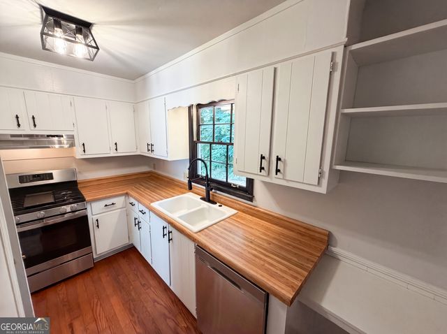 1271 Seven Springs Circle, Marietta, GA 30068