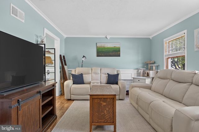 49 E LAKEVIEW DR, Littlestown, PA 17340