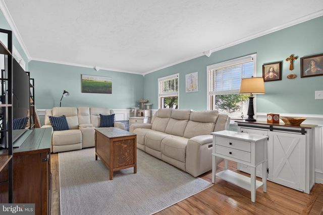 49 E LAKEVIEW DR, Littlestown, PA 17340