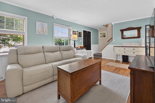 49 E LAKEVIEW DR, Littlestown, PA 17340