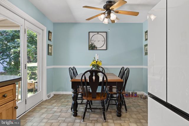 49 E LAKEVIEW DR, Littlestown, PA 17340
