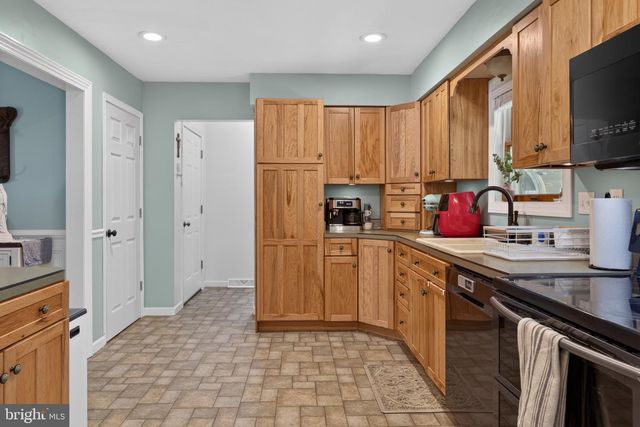 49 E LAKEVIEW DR, Littlestown, PA 17340