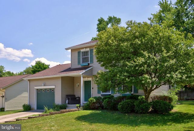 49 E LAKEVIEW DR, Littlestown, PA 17340