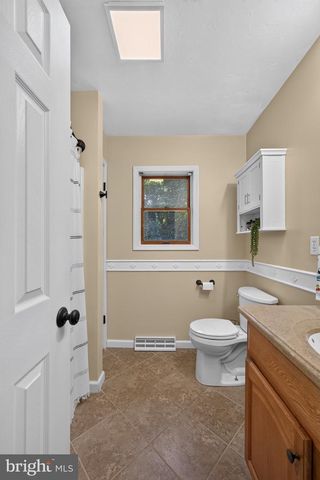 49 E LAKEVIEW DR, Littlestown, PA 17340