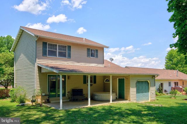 49 E LAKEVIEW DR, Littlestown, PA 17340