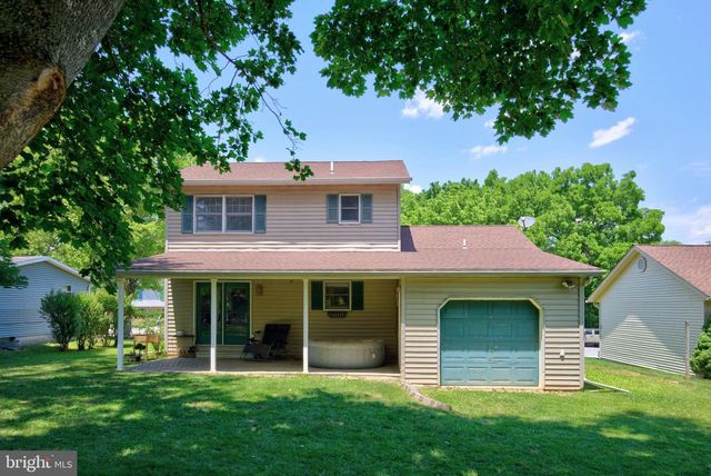 49 E LAKEVIEW DR, Littlestown, PA 17340