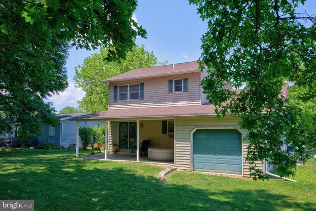 49 E LAKEVIEW DR, Littlestown, PA 17340