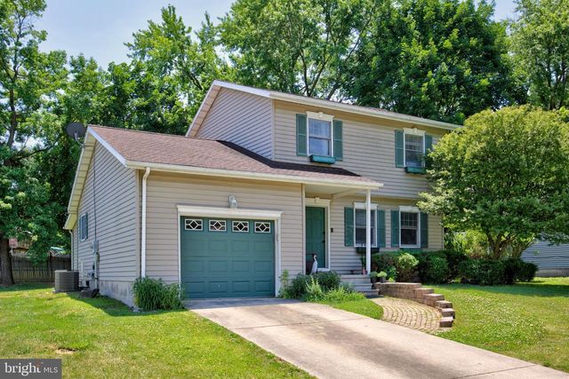 49 E LAKEVIEW DR, Littlestown, PA 17340