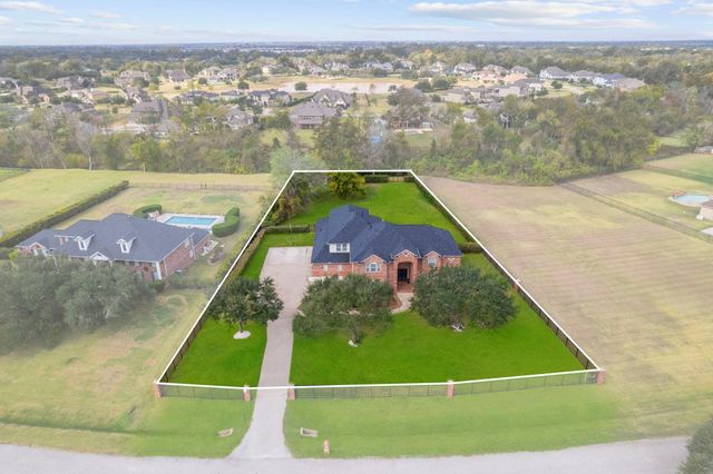 4502 Creek Point Lane, Missouri City, TX 77459