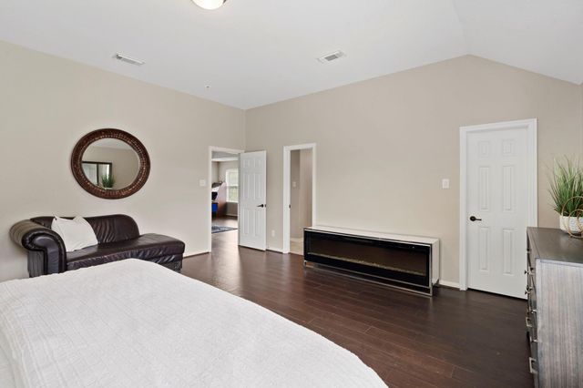 4502 Creek Point Lane, Missouri City, TX 77459