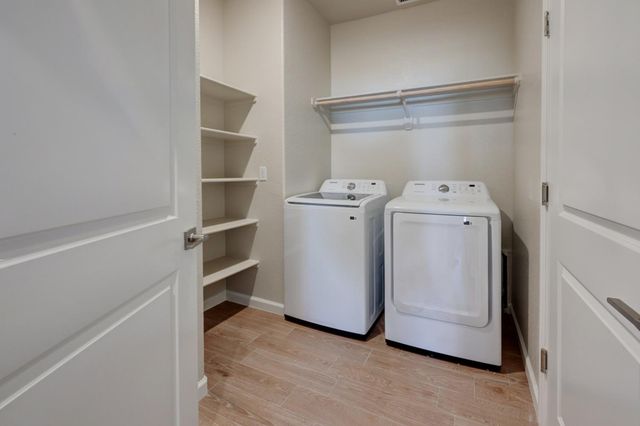 2439 E O'keefe Drive, Fresno, CA 93720