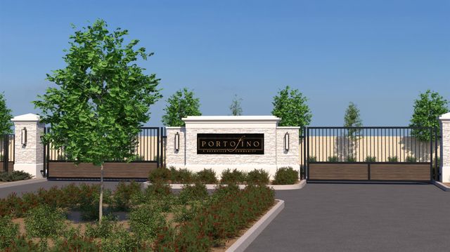 2439 E O'keefe Drive, Fresno, CA 93720