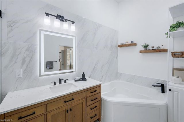 6125 Reserve CIR 1903, Naples, FL 34119