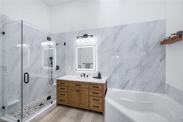 6125 Reserve CIR 1903, Naples, FL 34119