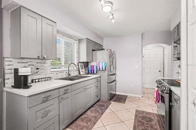 13110 FENNWAY RIDGE DRIVE, Riverview, FL 33579