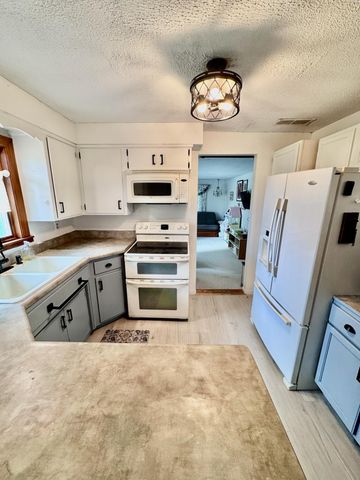 6305 Liberty Road N, Powell, OH 43065