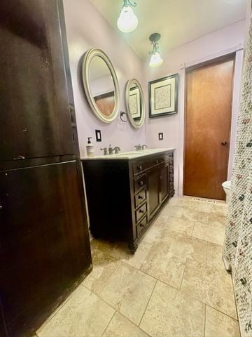 6305 Liberty Road N, Powell, OH 43065