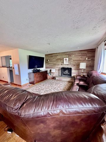 6305 Liberty Road N, Powell, OH 43065