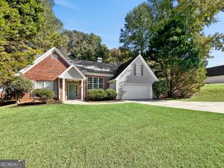 130 Hibiscus Trail, Fayetteville, GA 30215