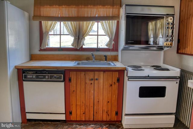 650 SPRUCE DR, West Chester, PA 19382