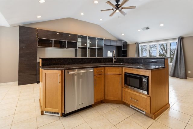 14 Raylen Avenue, Peabody, MA 01960