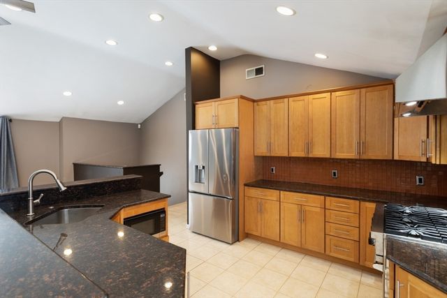 14 Raylen Avenue, Peabody, MA 01960