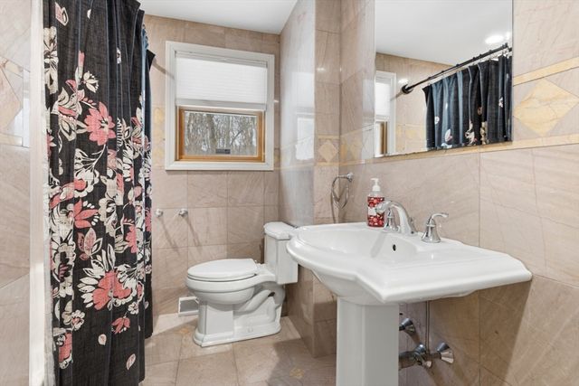 14 Raylen Avenue, Peabody, MA 01960