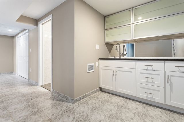 14 Raylen Avenue, Peabody, MA 01960