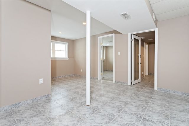 14 Raylen Avenue, Peabody, MA 01960