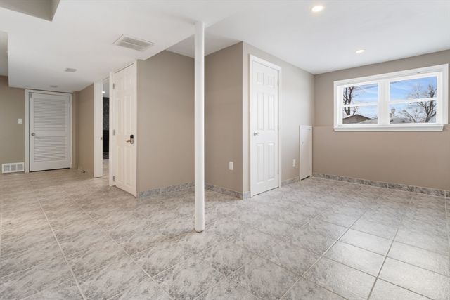 14 Raylen Avenue, Peabody, MA 01960