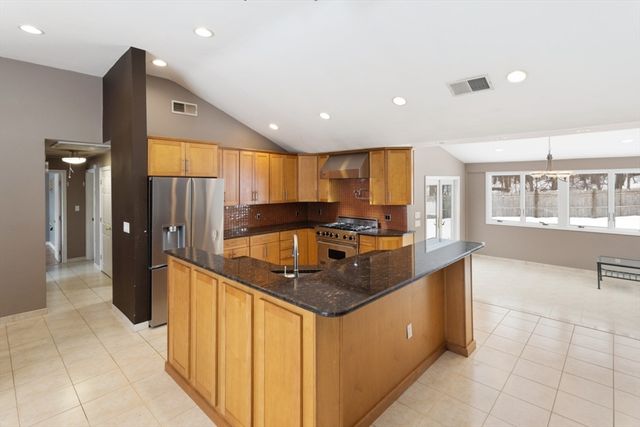 14 Raylen Avenue, Peabody, MA 01960