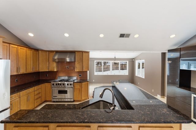 14 Raylen Avenue, Peabody, MA 01960