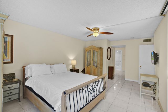 2800 N 46th Avenue A302, Hollywood, FL 33021