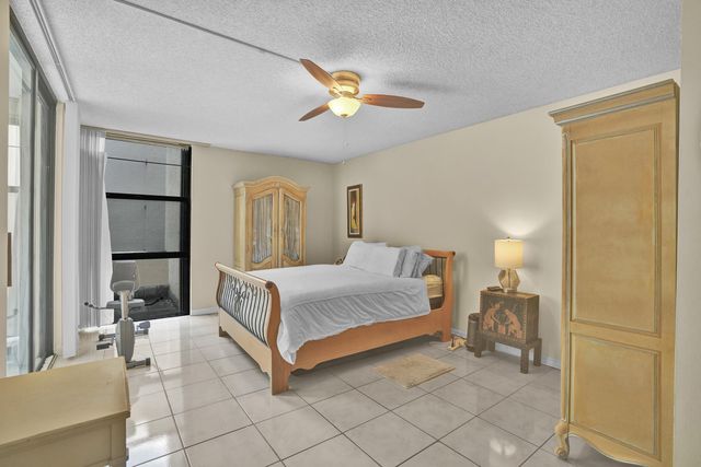 2800 N 46th Avenue A302, Hollywood, FL 33021