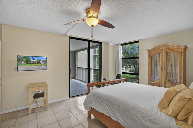 2800 N 46th Avenue A302, Hollywood, FL 33021