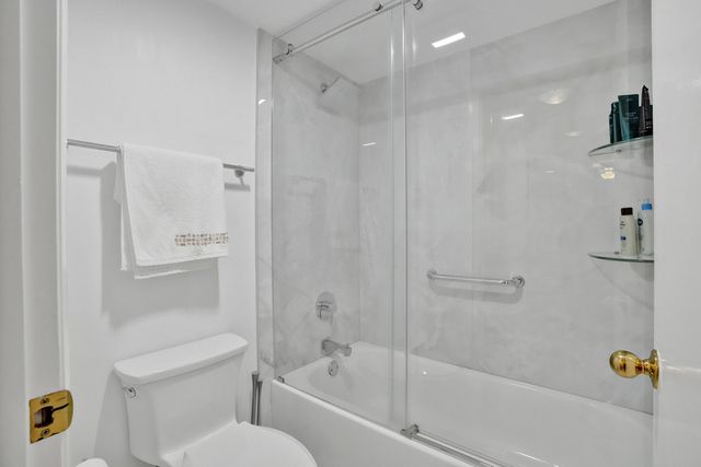 2800 N 46th Avenue A302, Hollywood, FL 33021