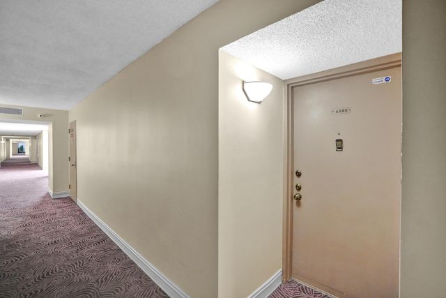 2800 N 46th Avenue A302, Hollywood, FL 33021