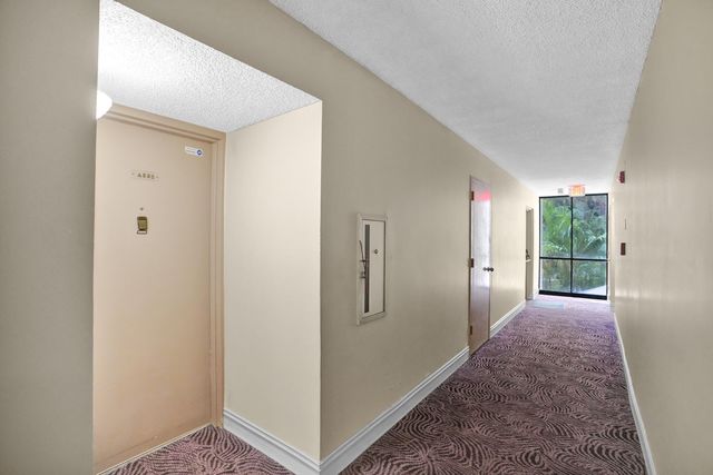 2800 N 46th Avenue A302, Hollywood, FL 33021