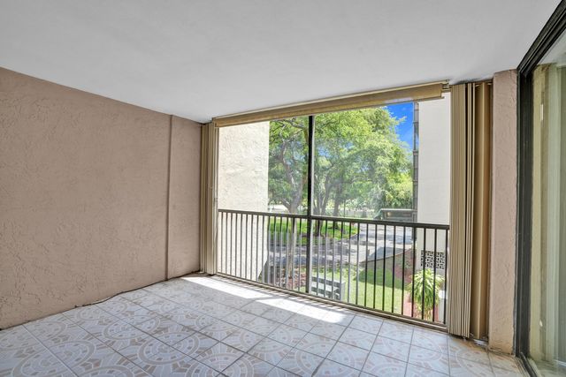 2800 N 46th Avenue A302, Hollywood, FL 33021