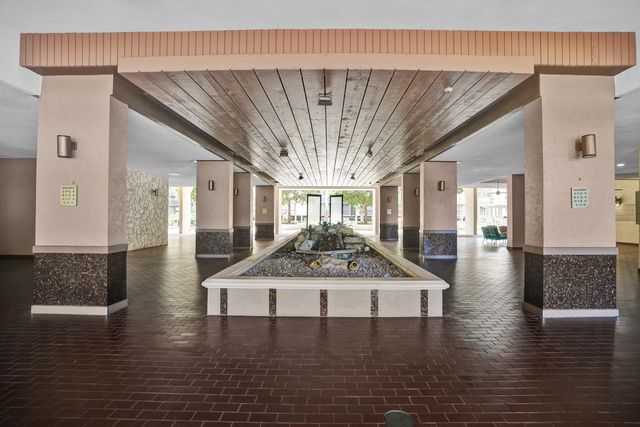 2800 N 46th Avenue A302, Hollywood, FL 33021