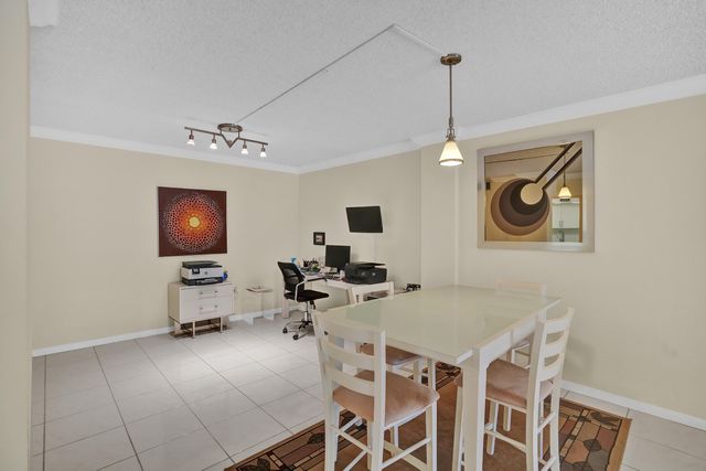 2800 N 46th Avenue A302, Hollywood, FL 33021