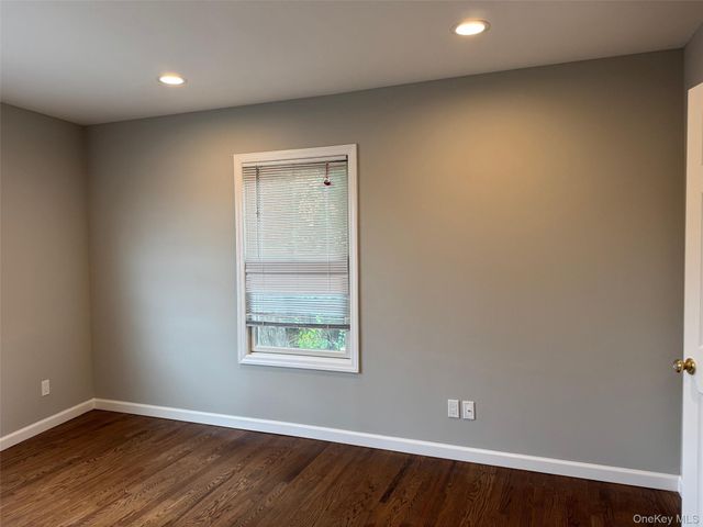 11 Shore Road 3, Port Washington, NY 11050
