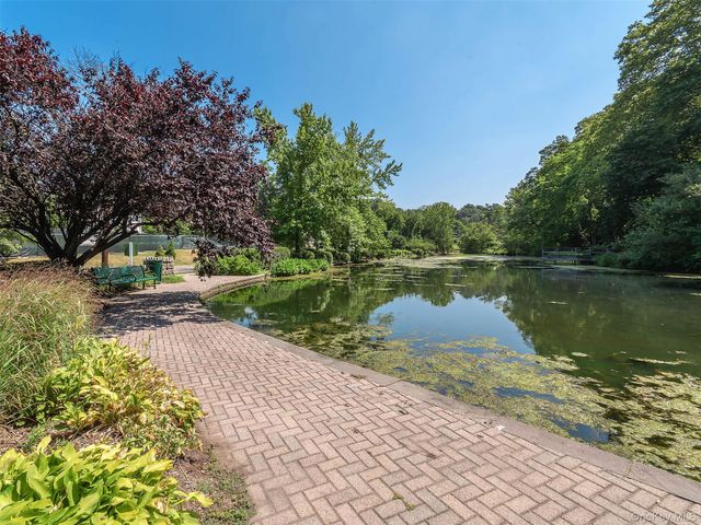 11 Shore Road 3, Port Washington, NY 11050