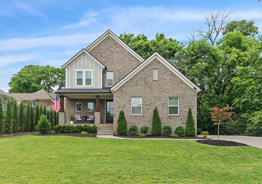 1003 Autumn Ridge Ct, Spring Hill, TN 37174