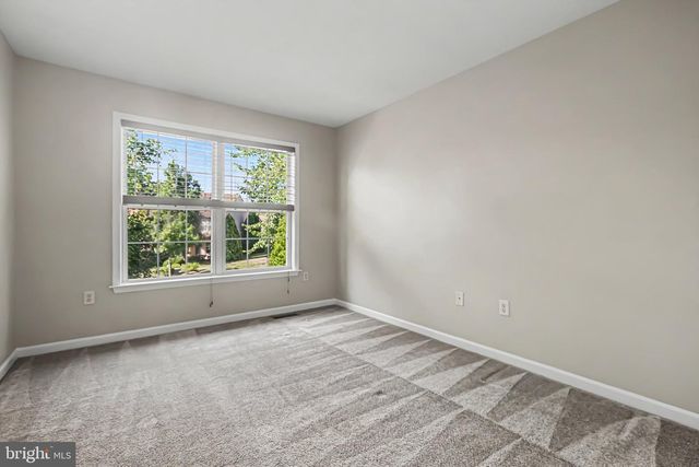 1247 CROSS CREEK DR, Mechanicsburg, PA 17050