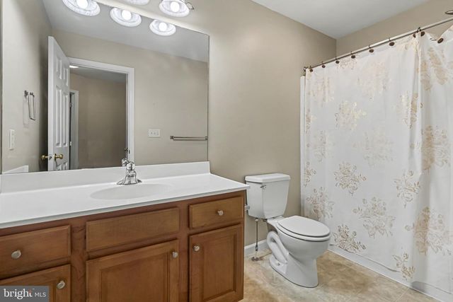 1247 CROSS CREEK DR, Mechanicsburg, PA 17050